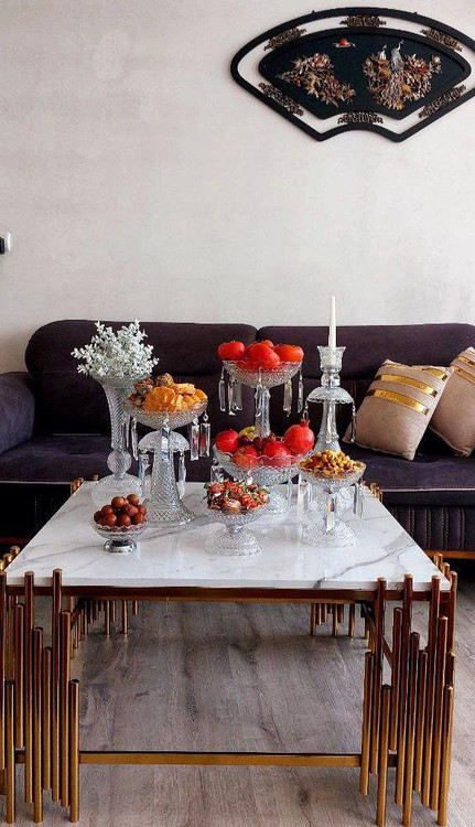 پذیرایی با جاشمعی وگلدان